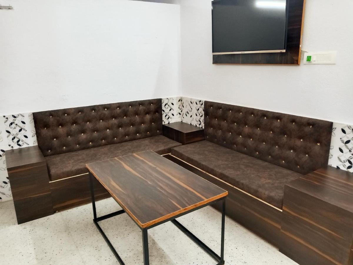 Chinta Haran Rest House Deoghar Chambre photo